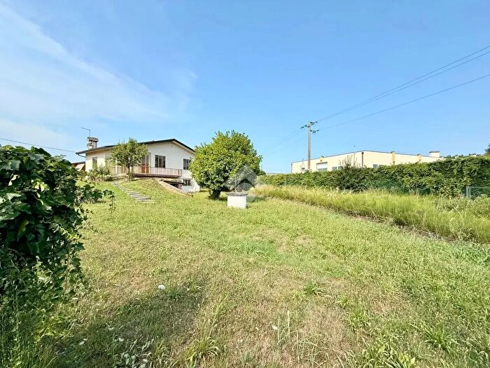 Casa monolocale in vendita in Via Matteotti, Teolo