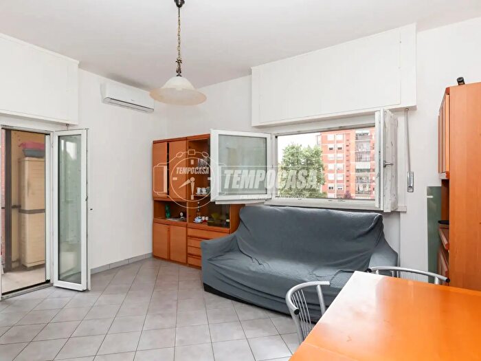 Appartamento trilocale in vendita in Via delle Pervinche, Torino