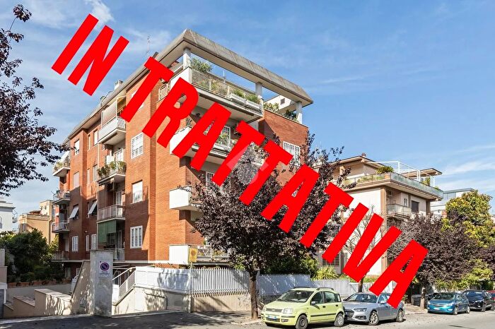 Appartamento quadrilocale in vendita in Via Luigi Arati, Roma