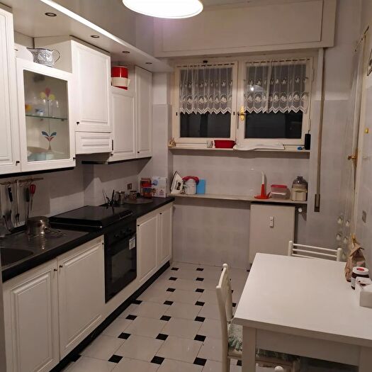 Appartamento trilocale in affitto in Via Federcio Delpino, Genova