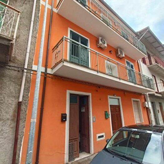 Appartamento con 6 locali in vendita in Via Novembre, Terme Vigliatore