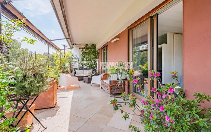 Appartamento con 6 locali in vendita in Via Andrea del Castagno, Roma