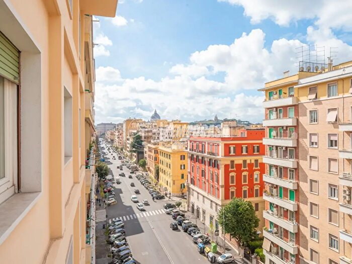 Appartamento quadrilocale in vendita in Via della Giuliana, Roma