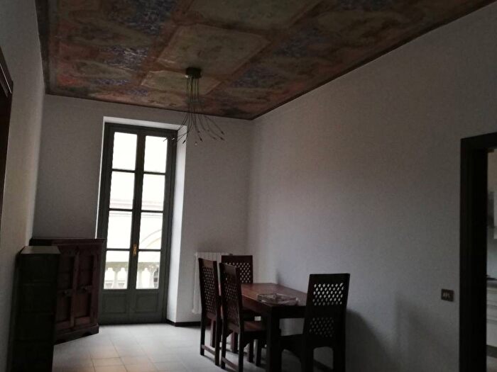 Appartamento trilocale in affitto in Via Francesco Dominioni, Centro Storico, Novara