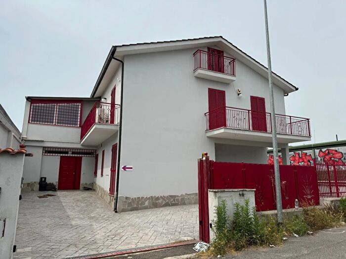 Appartamento con 9 locali in affitto in Via Roberto Paribeni, Roma