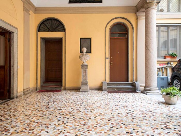 Appartamento trilocale in affitto in Largo Francesco Richini, Missori, Milano