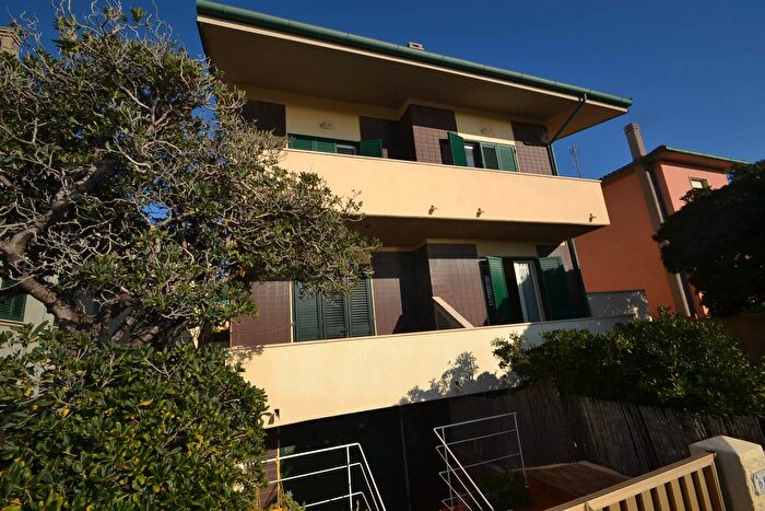 Appartamento trilocale in vendita in Rosignano Marittimo