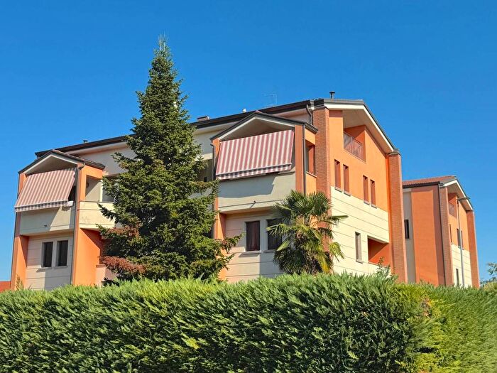 Appartamento trilocale in vendita in Via Giuseppe Ferrari, Monticelli Terme, Montechiarugolo