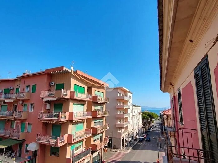 Appartamento quadrilocale in vendita in Corso Cavour, Gaeta