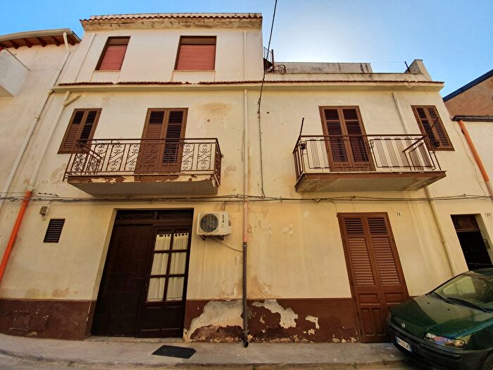 Casa con 7 locali in vendita in Partinico Via dei Medici, Partinico