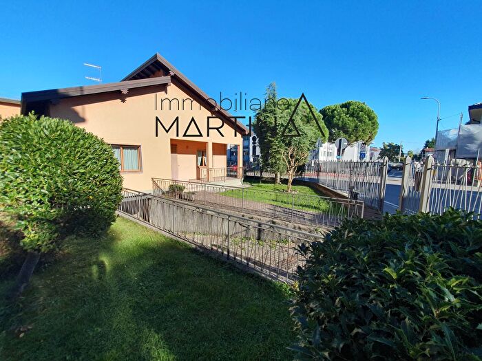 Casa quadrilocale in vendita in Via Dante, Albano SantAlessandro