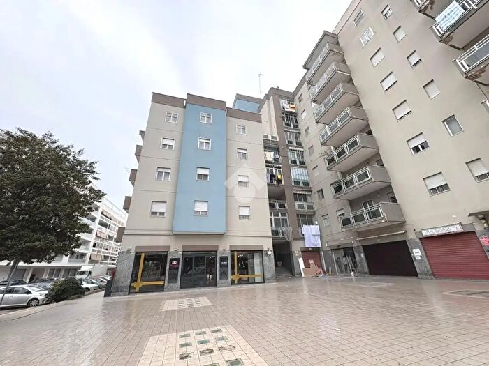 Appartamento trilocale in vendita in Via Regina Margherita, Barletta