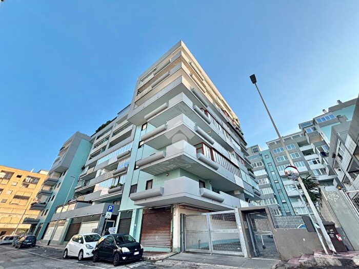 Appartamento trilocale in vendita in Via Vito De Fano, Bari