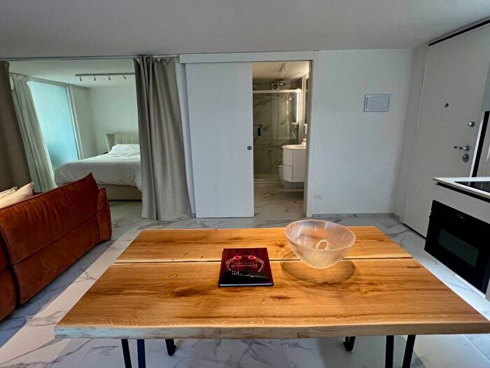 Appartamento monolocale in affitto in Vicolo Cieco Retrone, Centro Storico, Vicenza