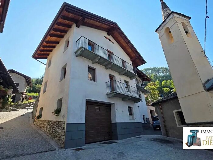 Casa con 6 locali in vendita in Località Capoluogo, Charvensod