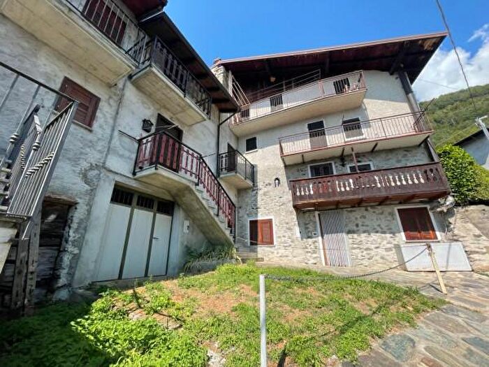 Casa trilocale in vendita in Frazione Roncaglia Sopra, Civo