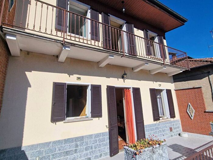 Casa trilocale in affitto in Sovazza, Armeno