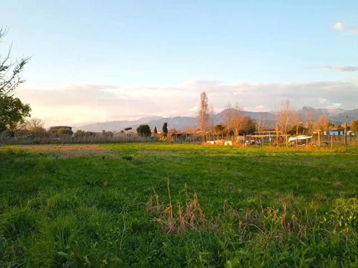 Casa con 5 locali in vendita in Viareggio