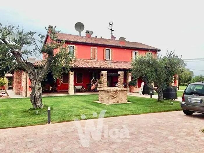 Casa con 5 locali in vendita in Cesena