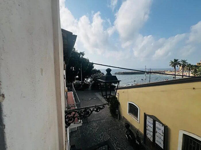 Appartamento quadrilocale in vendita in Via della Libertà, Pizzo