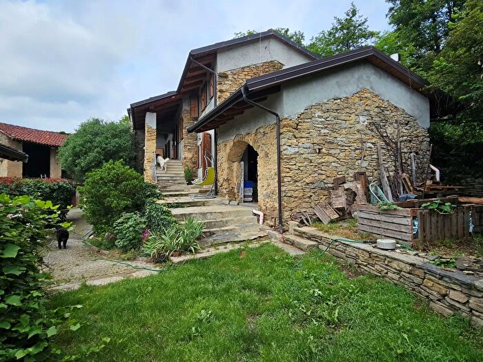 Casa con 5 locali in vendita in Via Giaveno, Cumiana