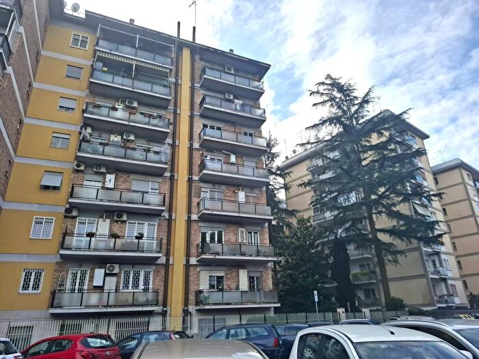 Appartamento quadrilocale in affitto in Via della Badia di Cava, Ardeatino Montagnola, Roma