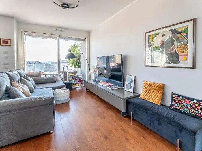 Appartamento trilocale in vendita in Via Nino Besozzi, Milano
