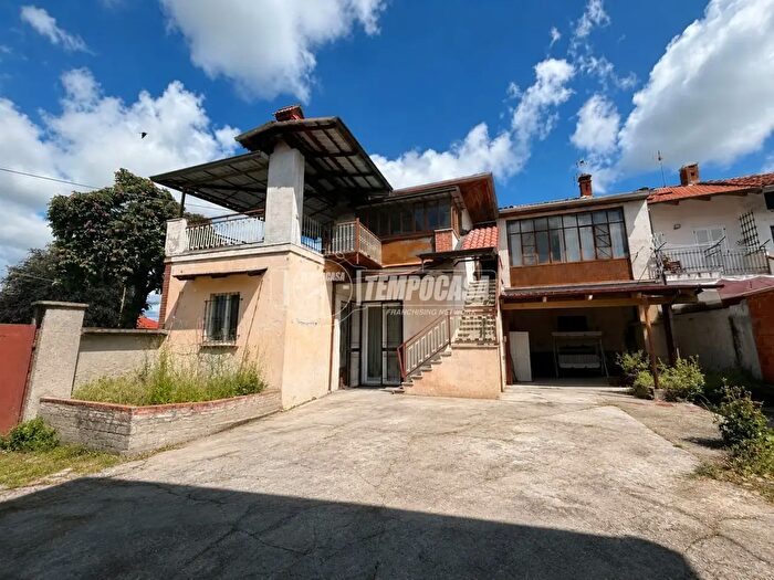Casa con 10 locali in vendita in Via Garibaldi Mazzé, Mazze