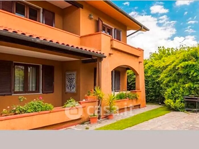Casa con 10 locali in vendita in Via Scassi Carli, Forte Dei Marmi
