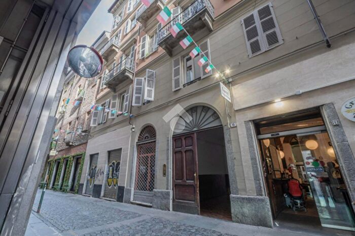 Appartamento con 5 locali in vendita in Via SantAgostino, Torino