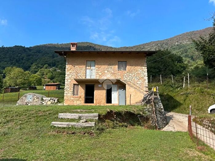 Casa trilocale in vendita in Località Piazzalunga, Predore