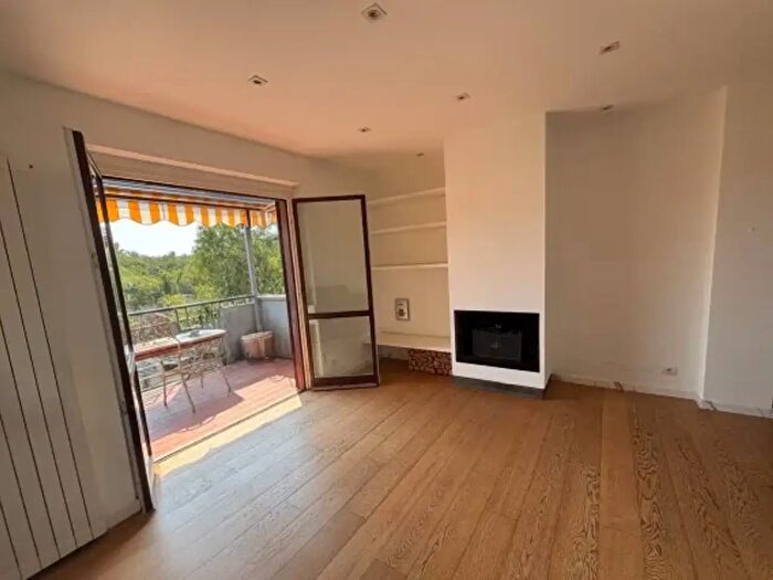 Appartamento trilocale in vendita in Via dei Gragnan, Massa
