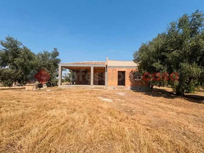 Casa quadrilocale in vendita in Via Vicinale Basta Snc, Leporano