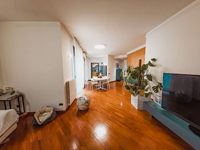 Appartamento con 6 locali in affitto in Via dellErba, Borgo Rovereto Piscina, Alessandria