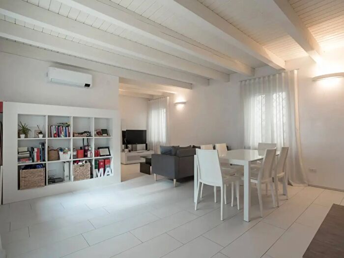 Appartamento trilocale in affitto in Via San Tomaso, Bergamo