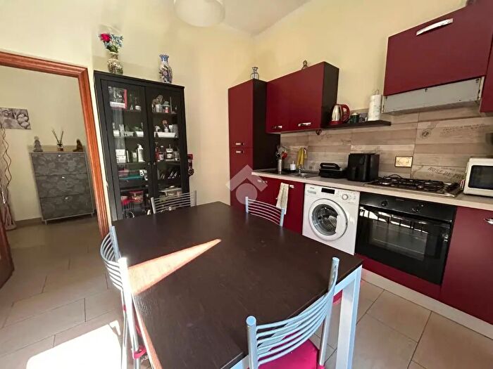 Appartamento trilocale in vendita in Via Toti, Genova