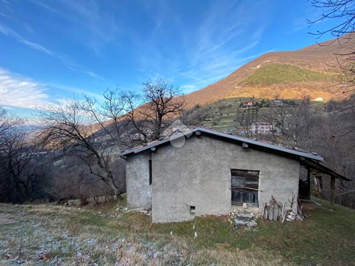 Casa trilocale in vendita in Località Preelada, Viadanica