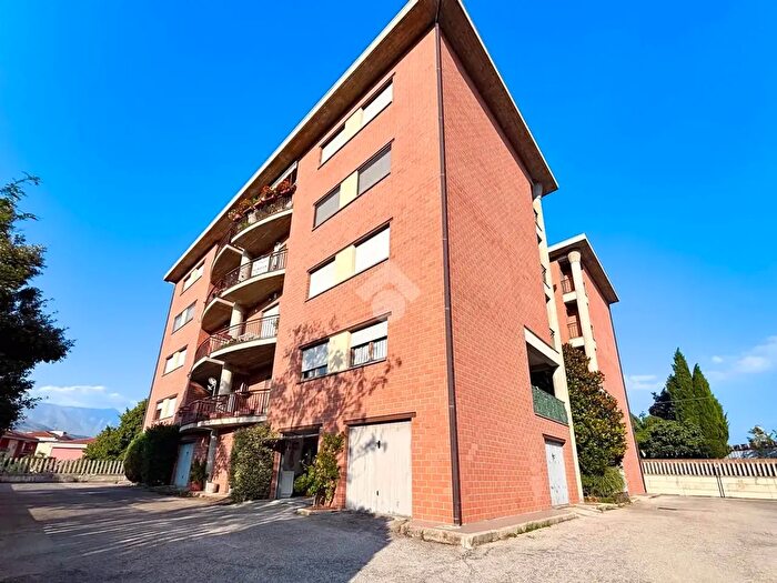 Appartamento quadrilocale in vendita in Via Marche, L'Aquila
