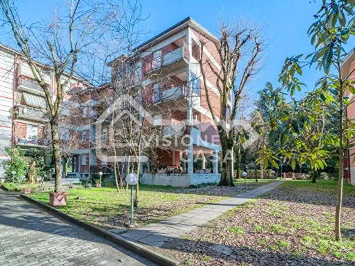 Appartamento trilocale in vendita in Via Martiri della Bettola, Reggio Emilia