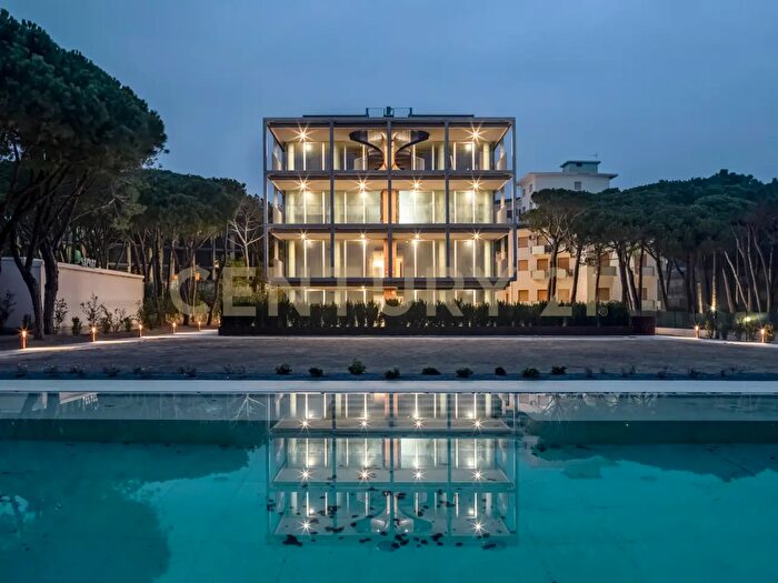 Appartamento quadrilocale in vendita in Viale Oriente, Jesolo