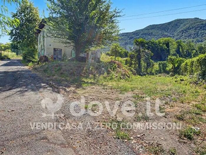 Casa trilocale in vendita in Via Sanfideg, Porto Valtravaglia