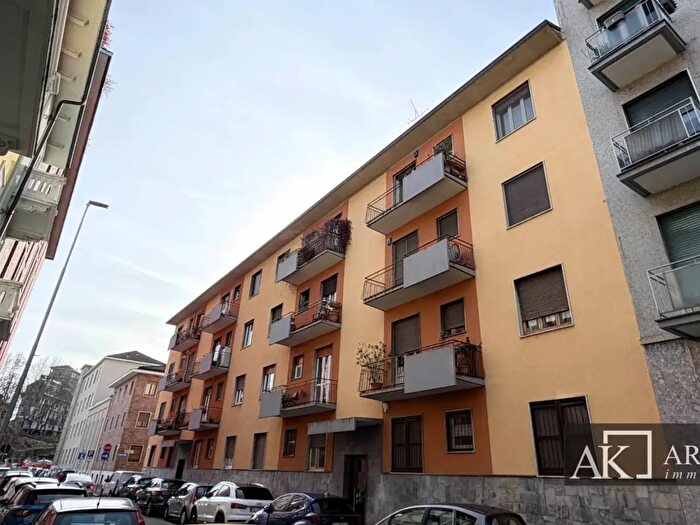 Appartamento trilocale in vendita in Via Cotta, Novara