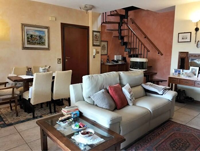 Appartamento con 7 locali in vendita in Viale della Resistenza Senigallia, Senigallia