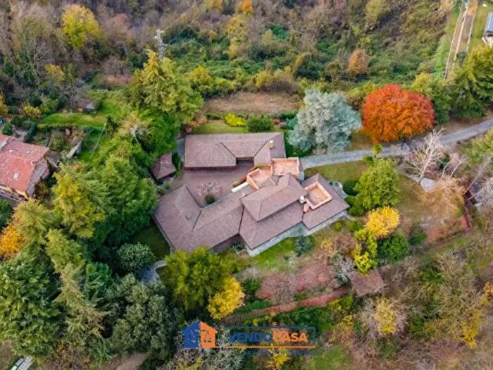 Casa con 6 locali in vendita in Via della Canonica, Pavarolo