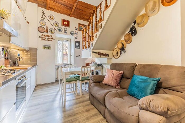 Appartamento trilocale in vendita in Via San Martino, Sutri