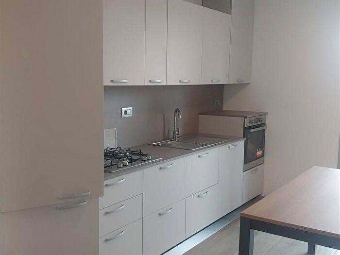 Appartamento trilocale in affitto in Viale John Fitzgerald Kennedy, Centro, Borgomanero