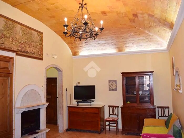 Appartamento trilocale in vendita in Via dei Cordoni, Tagliacozzo