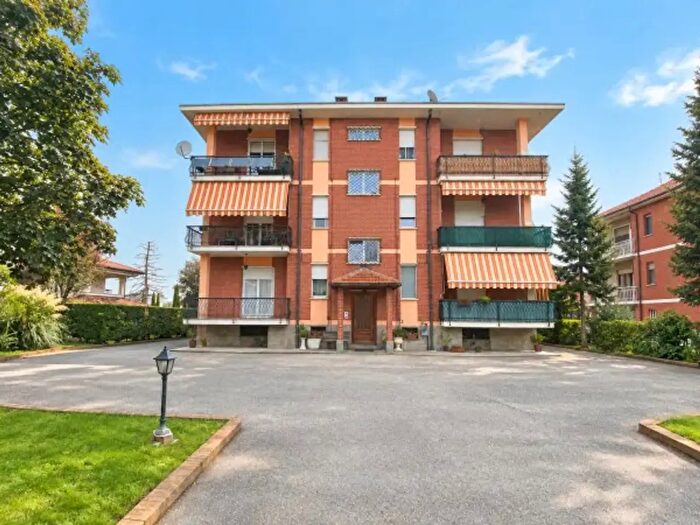 Appartamento quadrilocale in vendita in Via Carmagnola, Ceresole Alba