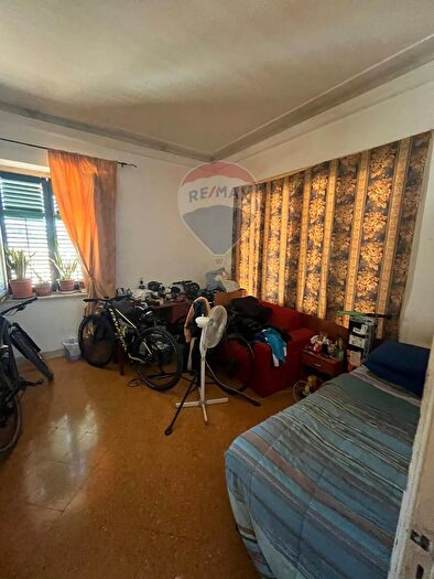 Appartamento quadrilocale in vendita in Via Colomba, Palermo