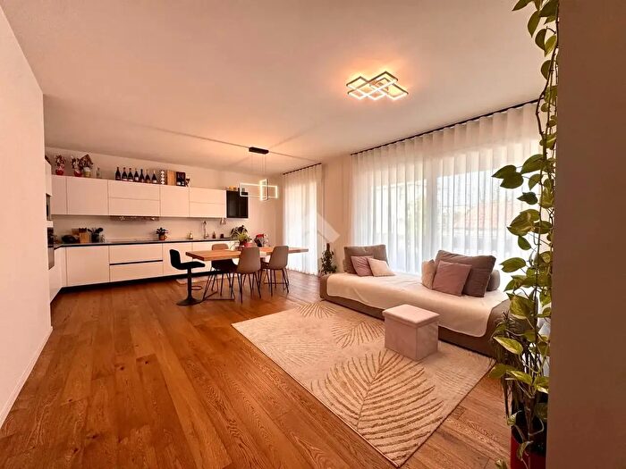 Appartamento trilocale in vendita in Via Torino, Mirano